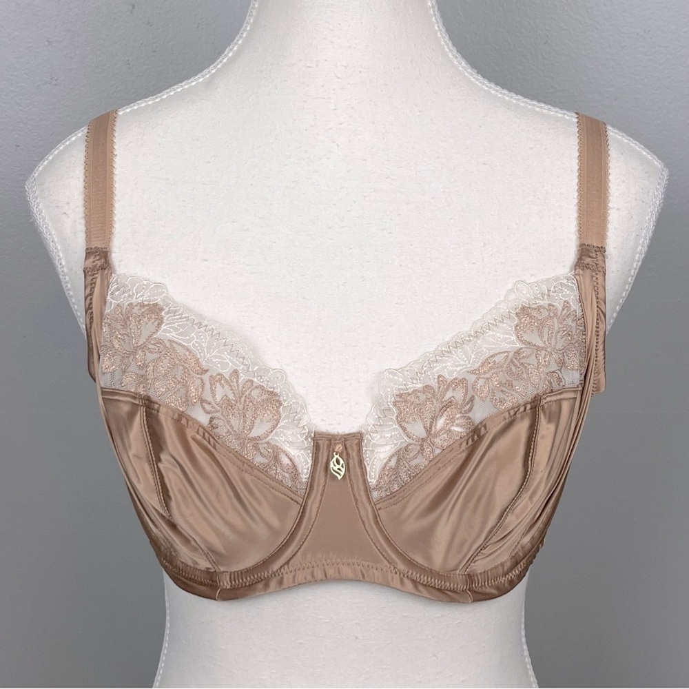 Wacoal beige 855377 Side Note Underwire bra, size 34D.